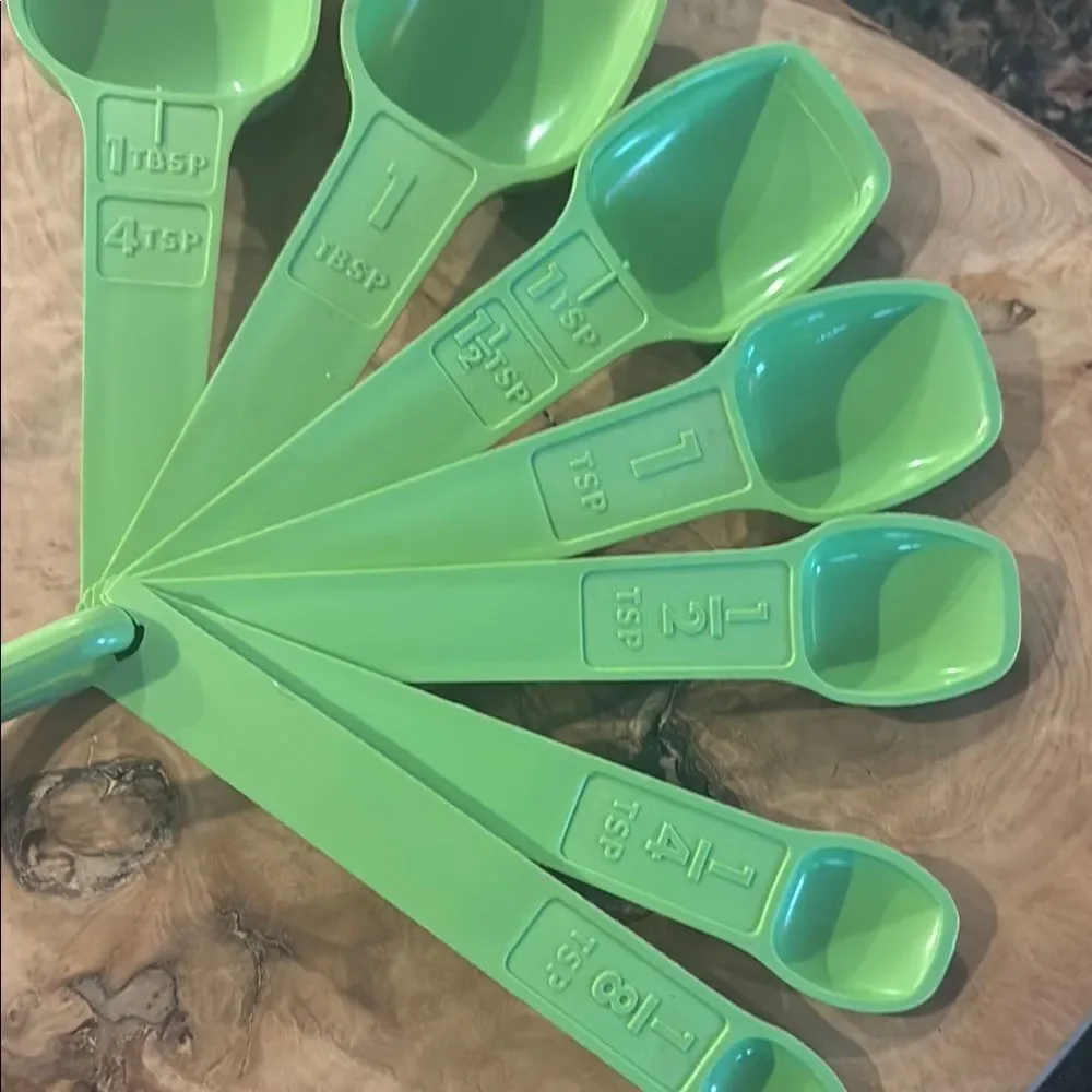 Vintage Lime Green Tupperware Measuring Spoon Set